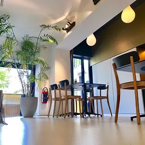 Yellow Submarine Bed & Breakfast Antwerpen